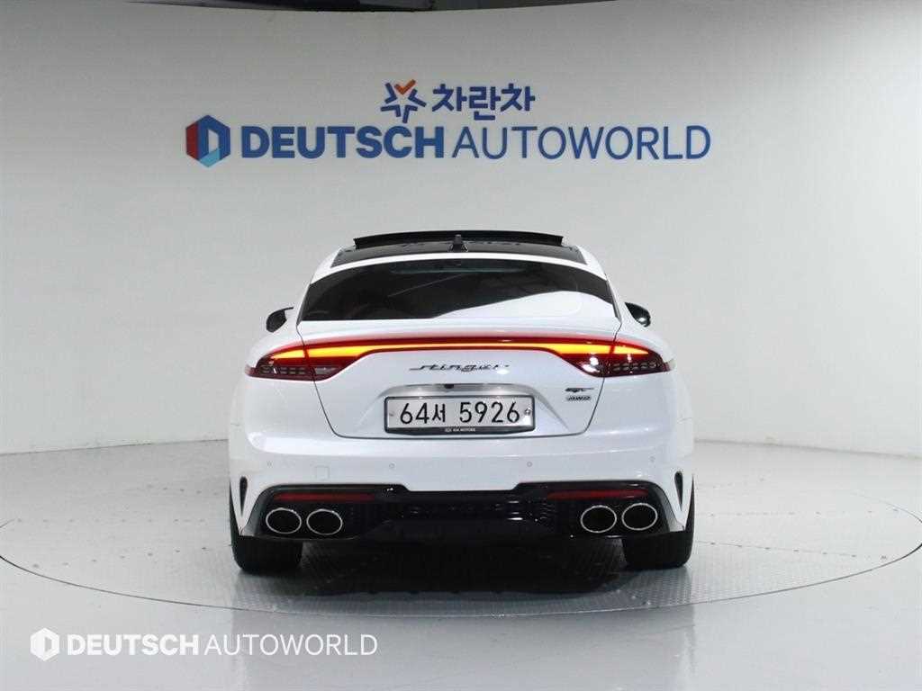 KIA Stinger - Vista 4