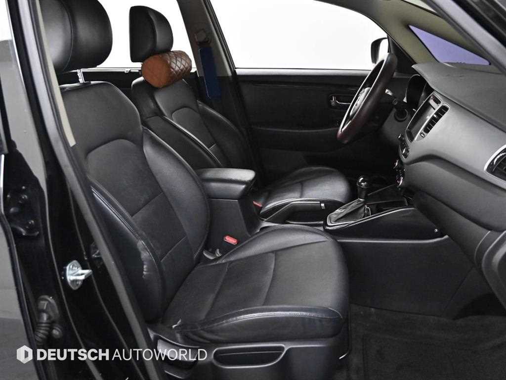 KIA Carens - Vista 10