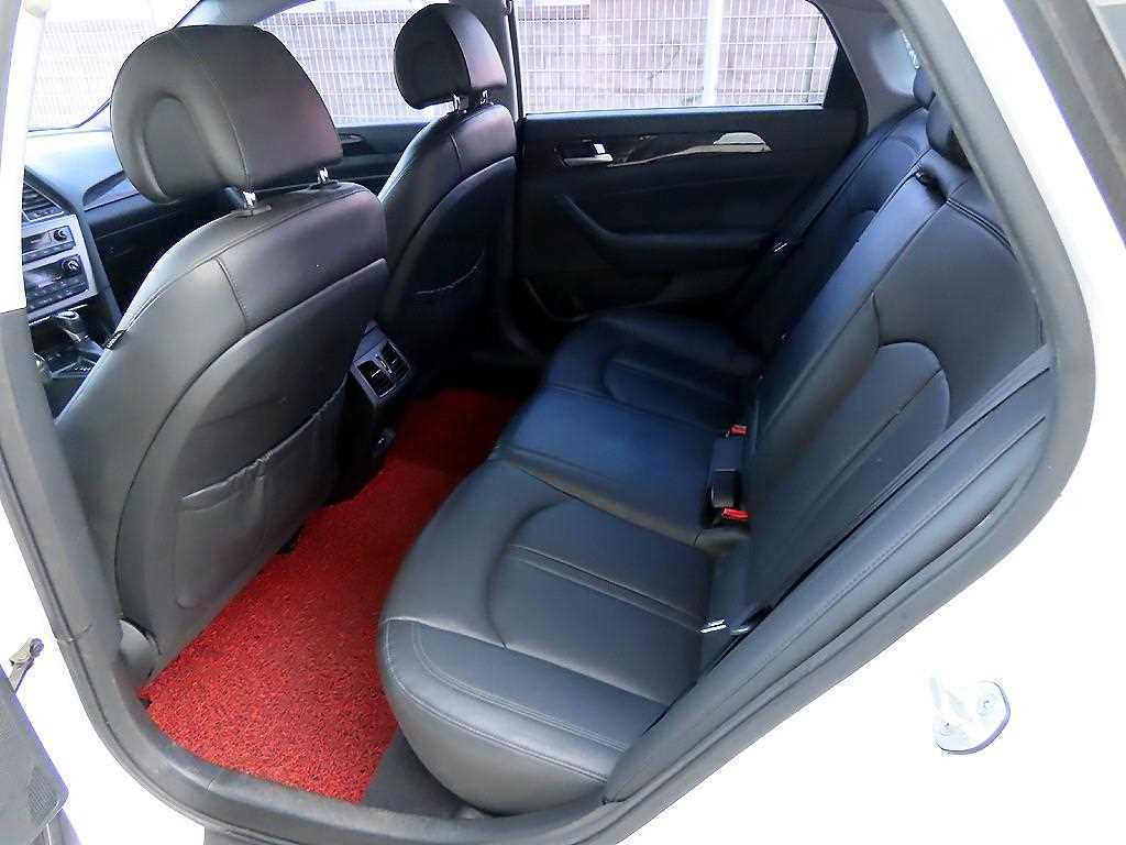 HYUNDAI Sonata - Vista 6