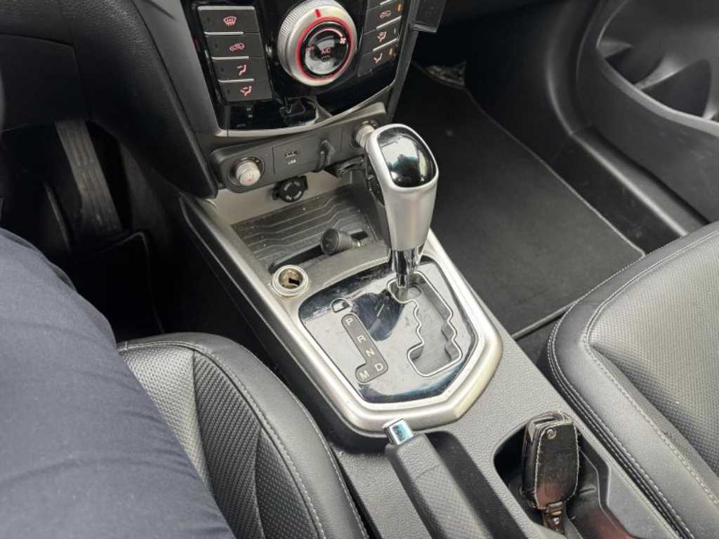 Ssangyong Tivoli - Vista 9