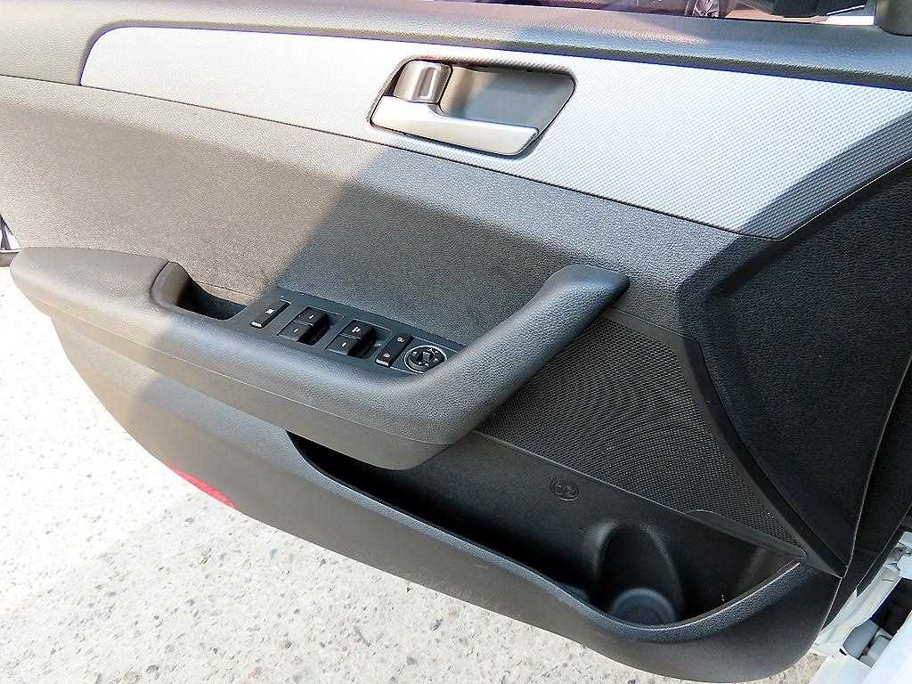 HYUNDAI Sonata - Vista 11