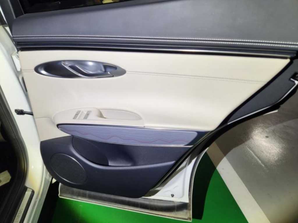 Genesis GV70 2024 Blanco - Importación desde Corea - HF Imports Iquique - Foto 13