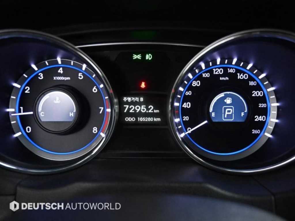 HYUNDAI Sonata - Vista 8