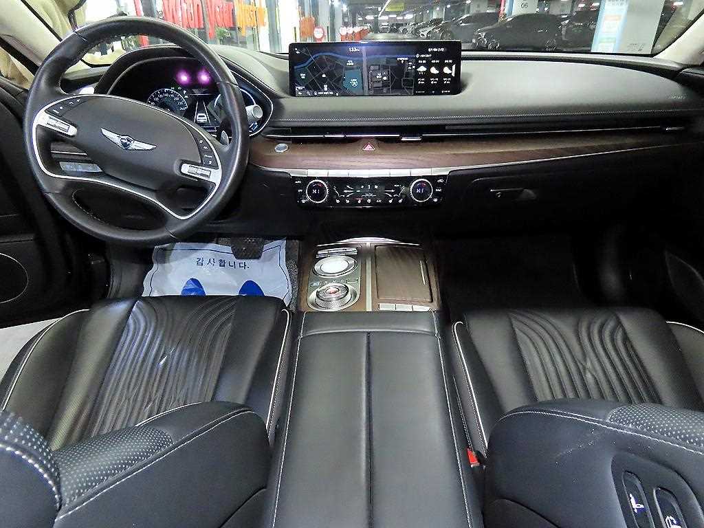 Genesis G80 - Vista 10