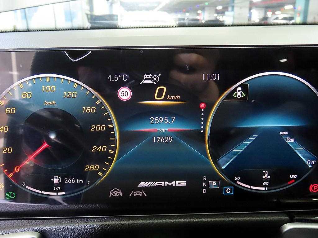 Mercedes Benz GLB Class - Vista 9