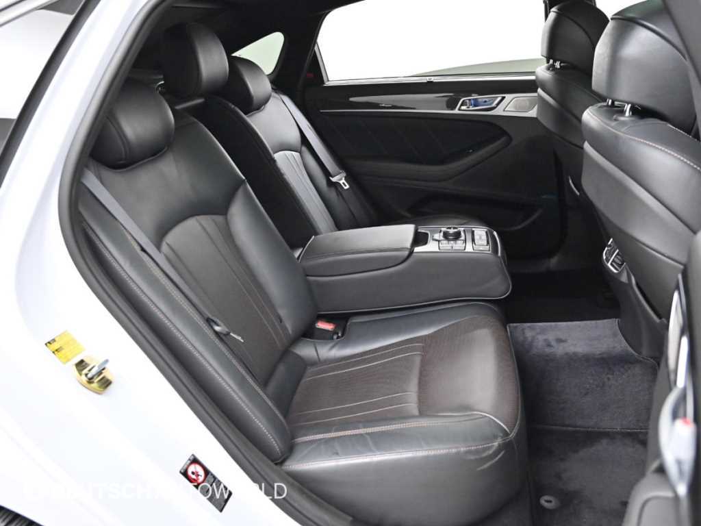 Genesis G80 - Vista 12