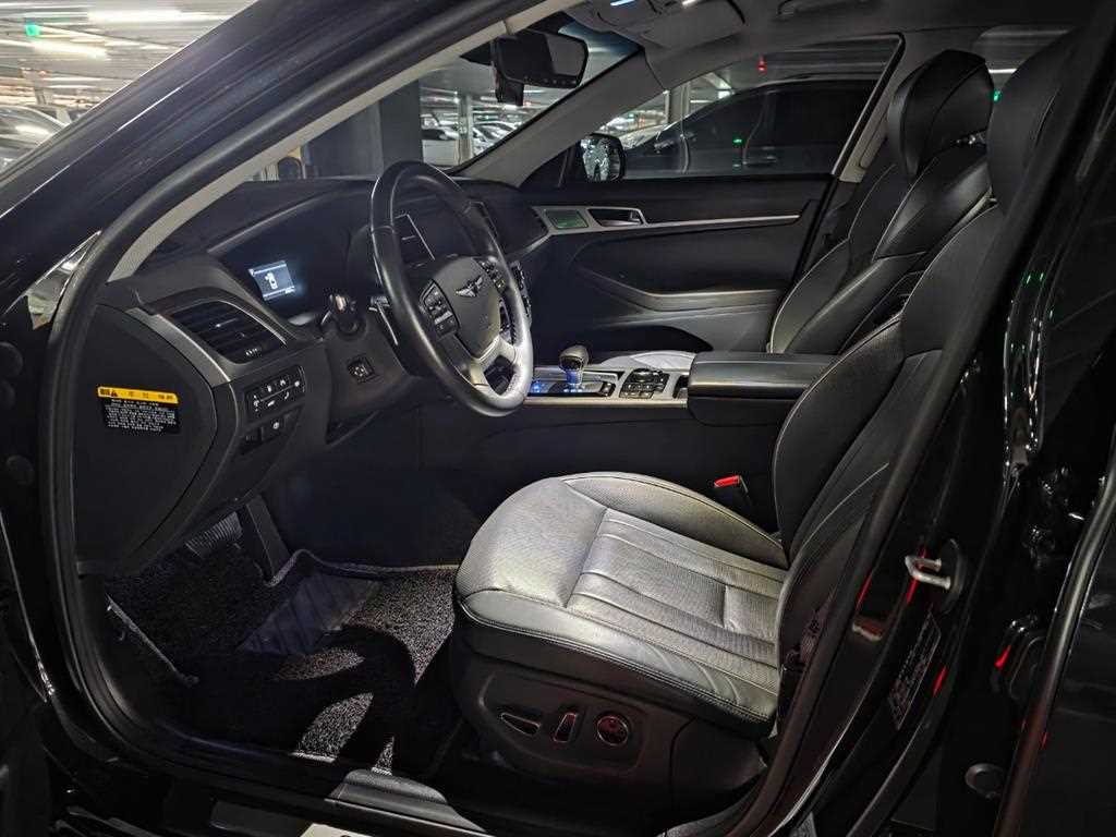 Genesis G80 - Vista 6