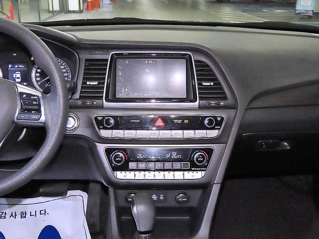 HYUNDAI Sonata - Vista 11