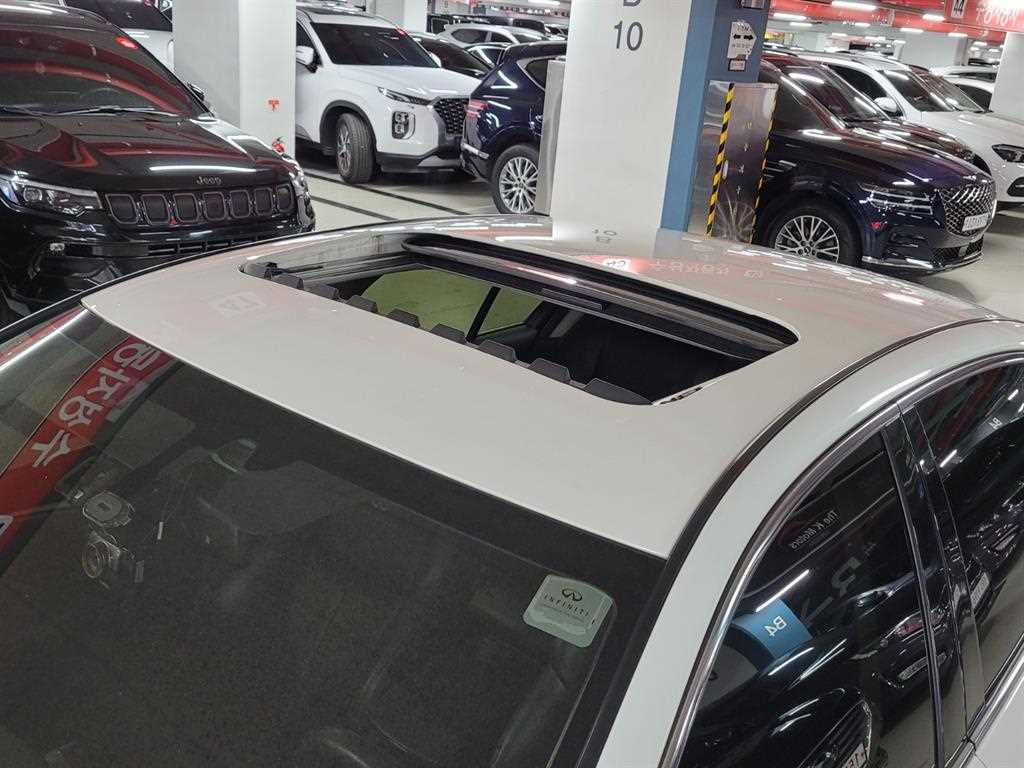 Infiniti Q - Vista 5