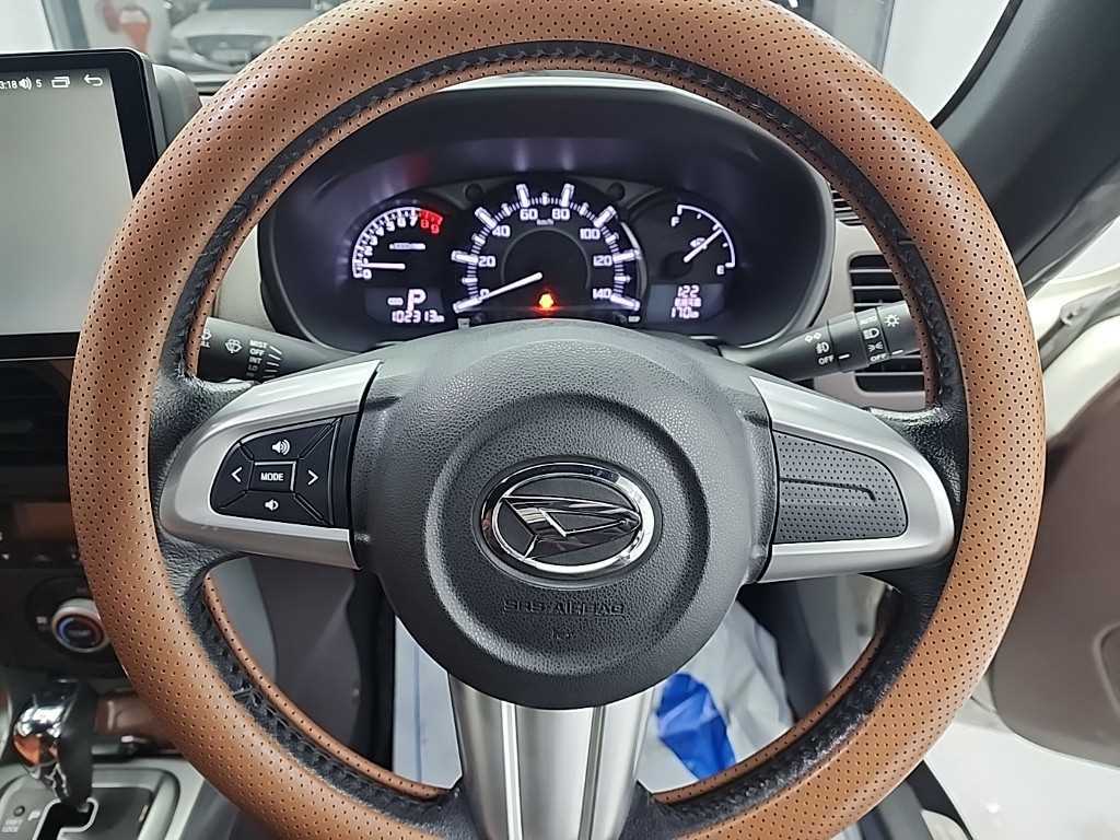 Suzuki Hustler - Vista 9