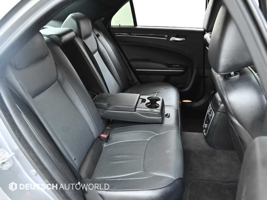 Chrysler 300C - Vista 12