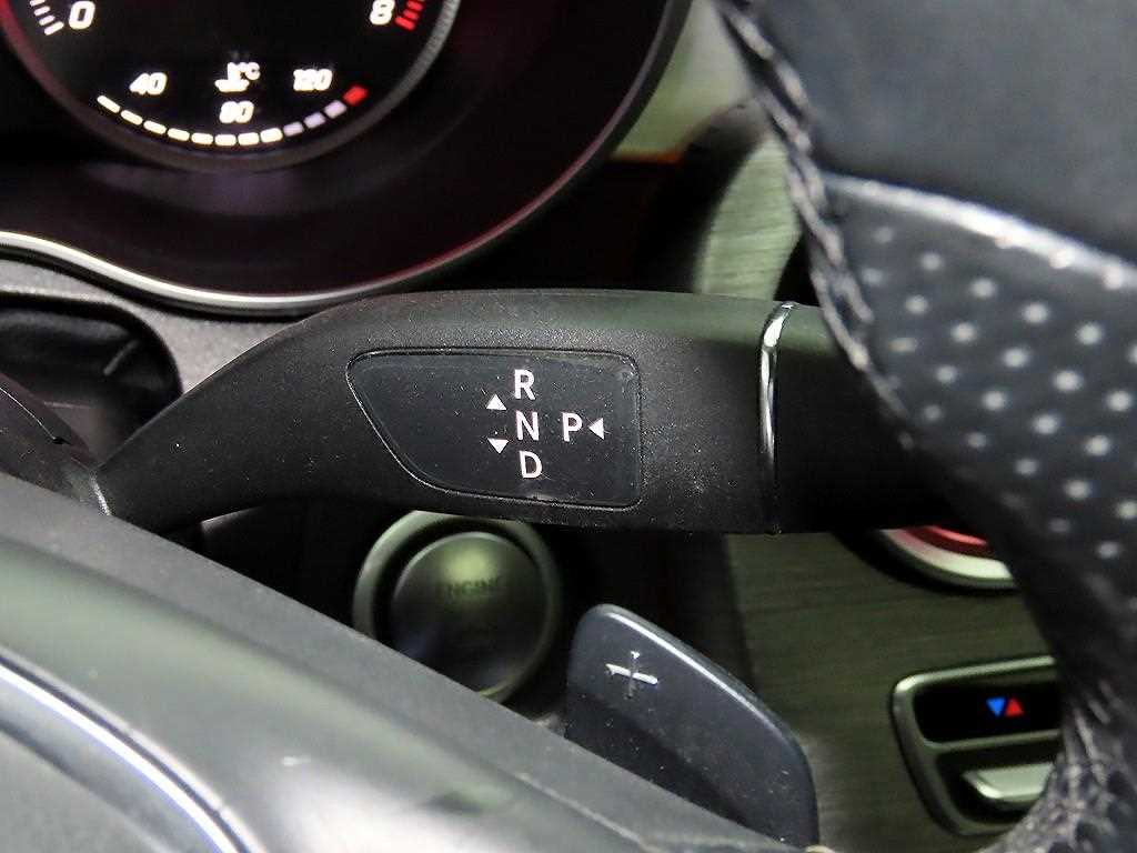 Mercedes Benz C Class 2016 Blanco - Importación desde Corea - HF Imports Iquique - Foto 13