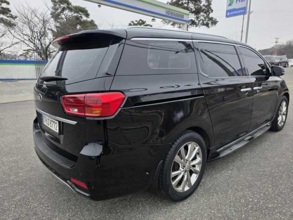 KIA Carnival - Vista 6