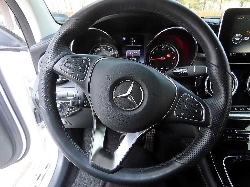 Mercedes Benz GLC Class - Vista 8
