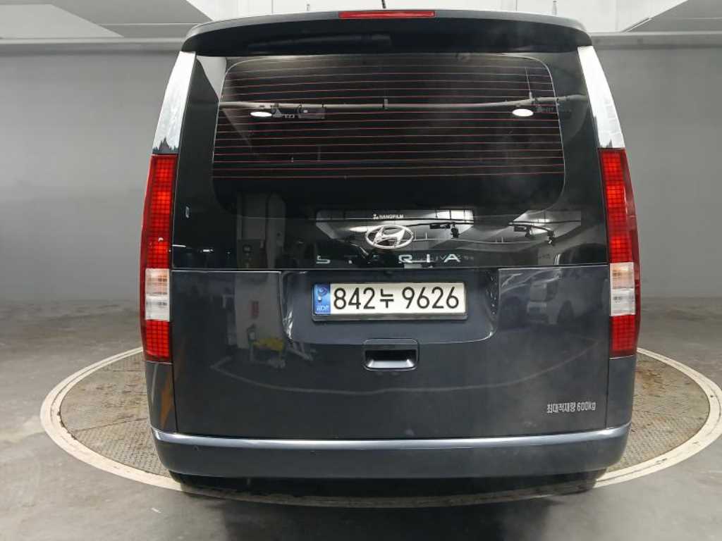 HYUNDAI Staria - Vista 5