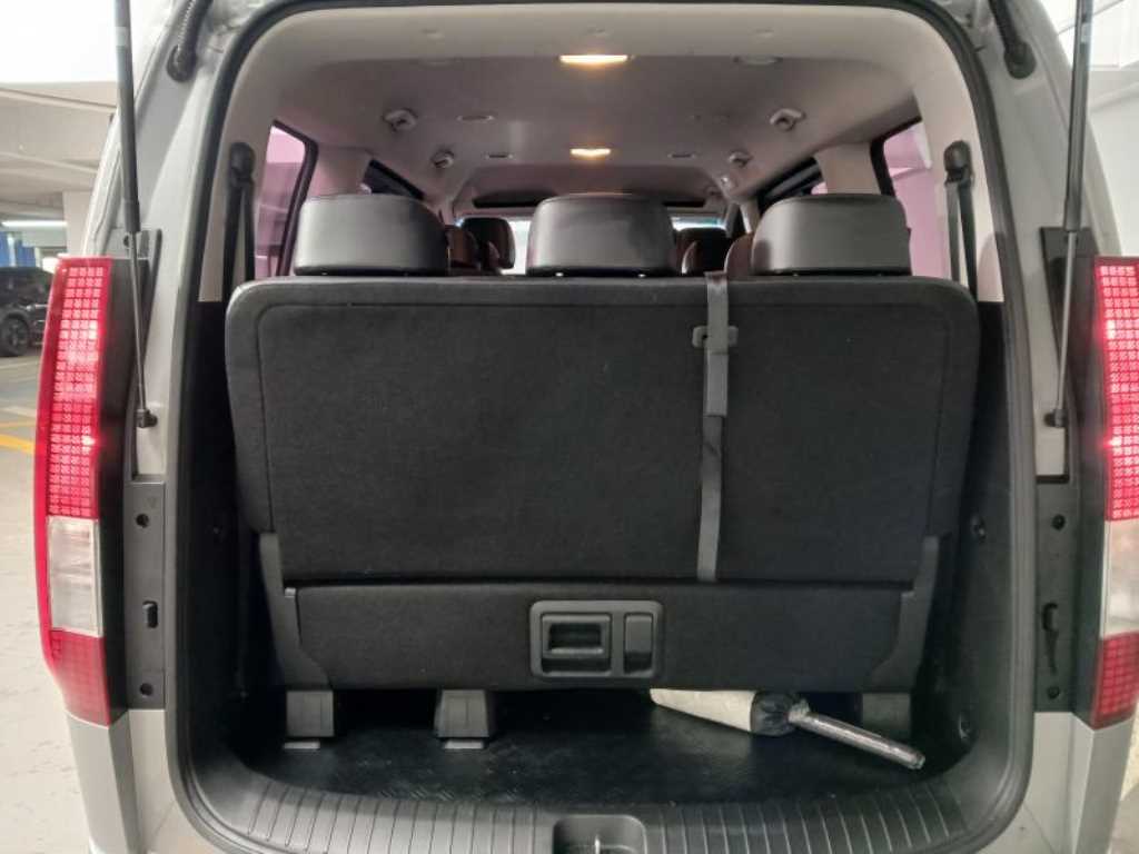 HYUNDAI Staria 2022 Gris - Importación desde Corea - HF Imports Iquique - Foto 18