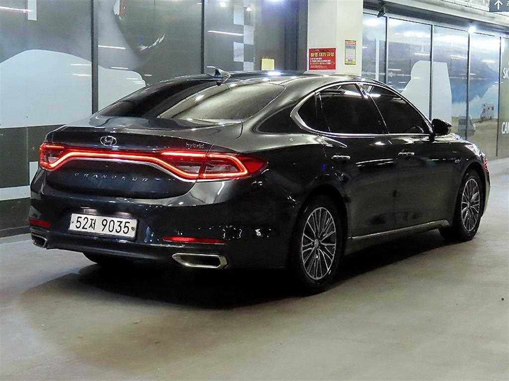 HYUNDAI Grandeur - Vista 4