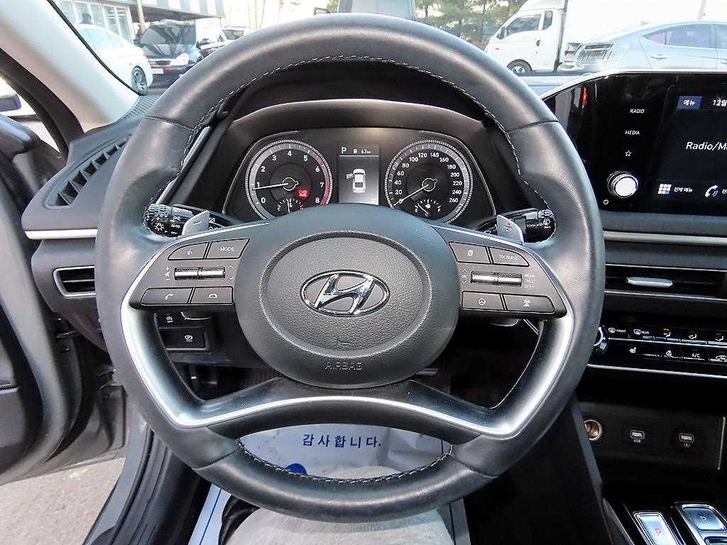 HYUNDAI Sonata - Vista 8