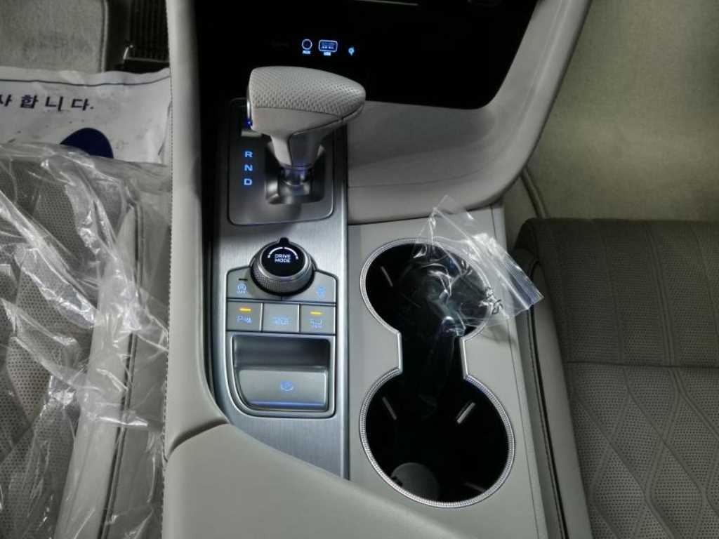 Genesis G70 - Vista 12