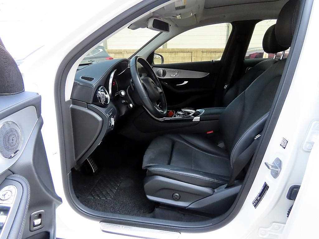 Mercedes Benz GLC Class - Vista 5