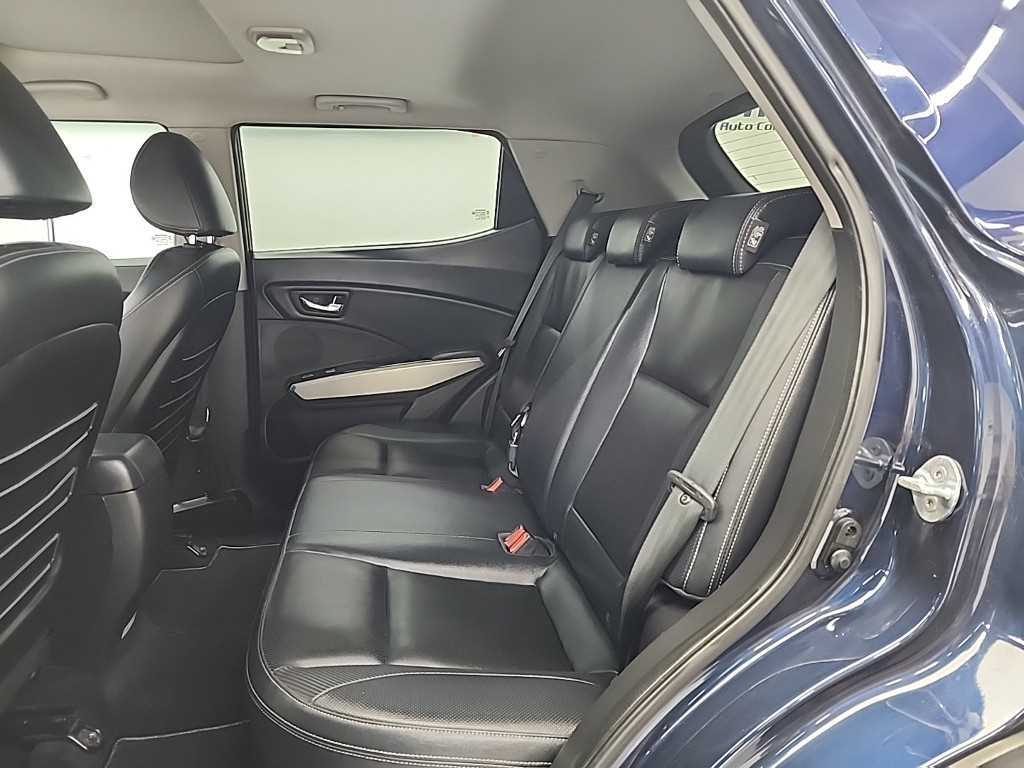 Ssangyong Tivoli - Vista 12