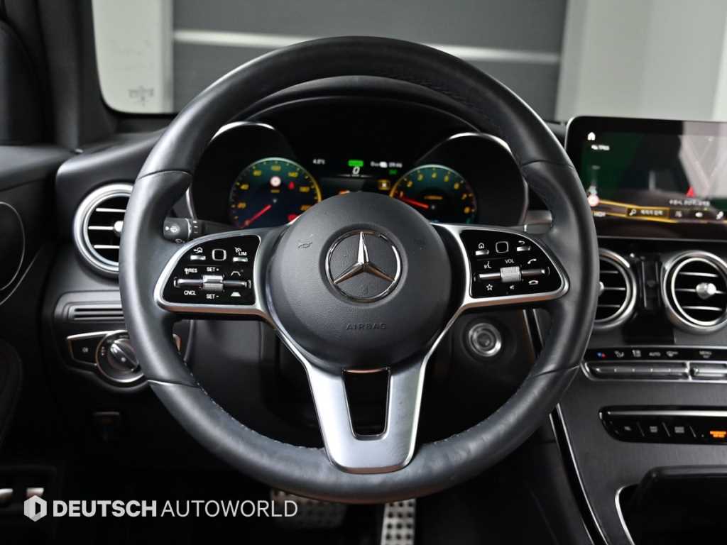 Mercedes Benz GLC Class - Vista 12