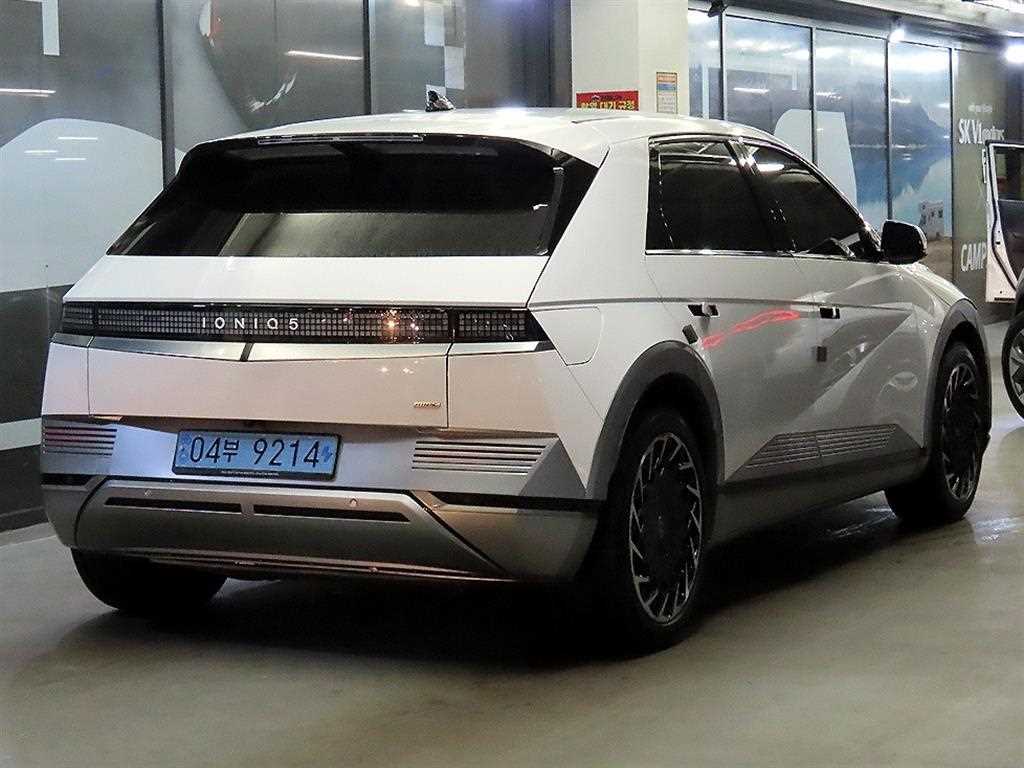 HYUNDAI Ioniq 5 - Vista 4