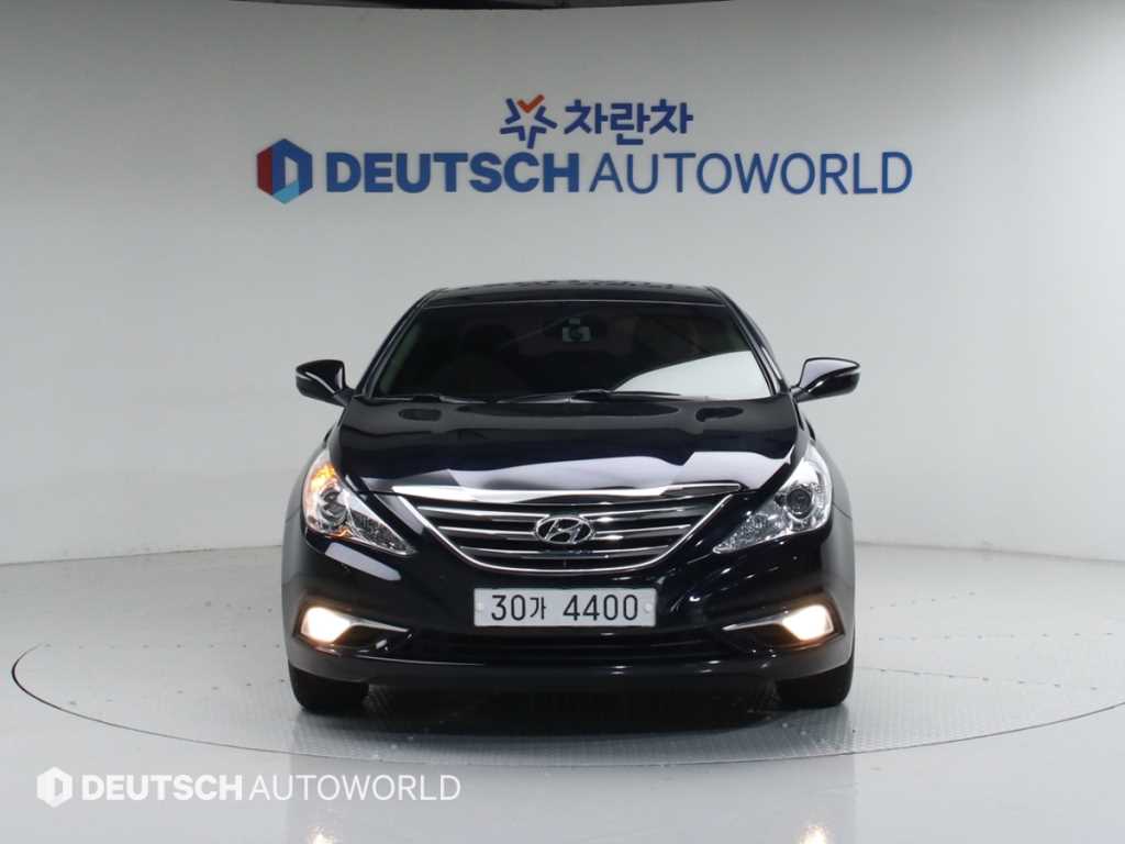 HYUNDAI Sonata - Vista 3