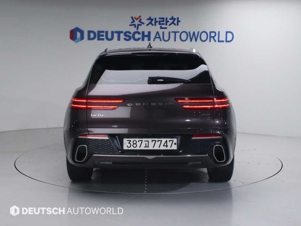Genesis GV70 - Vista 4