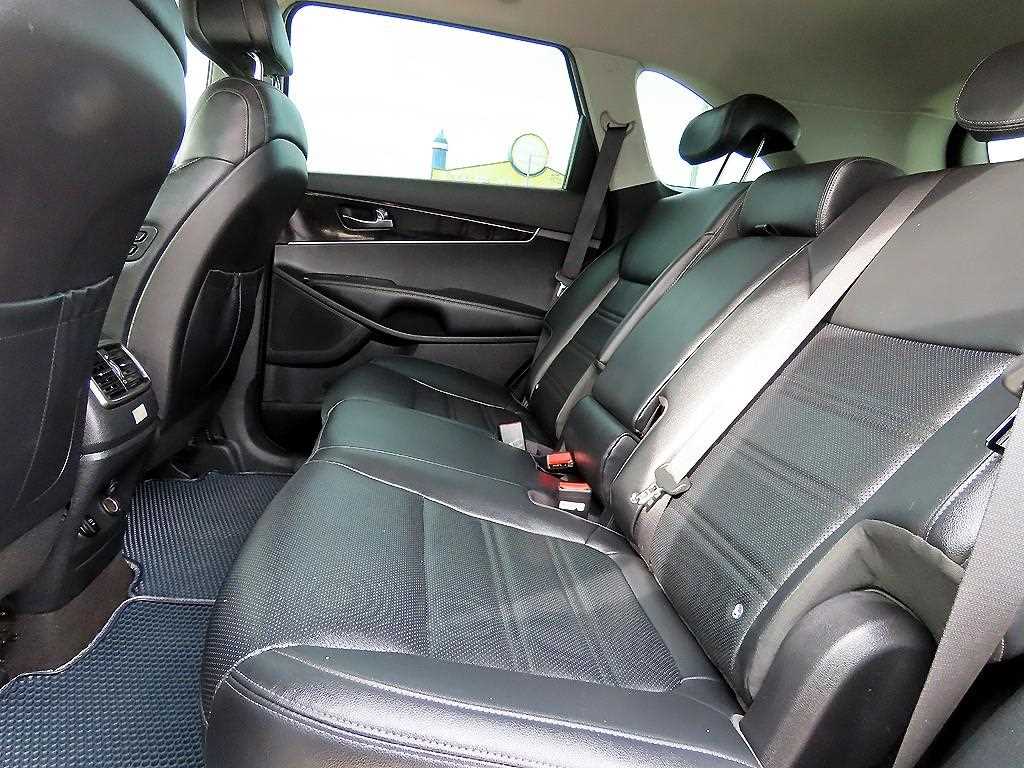 KIA Sorento - Vista 6