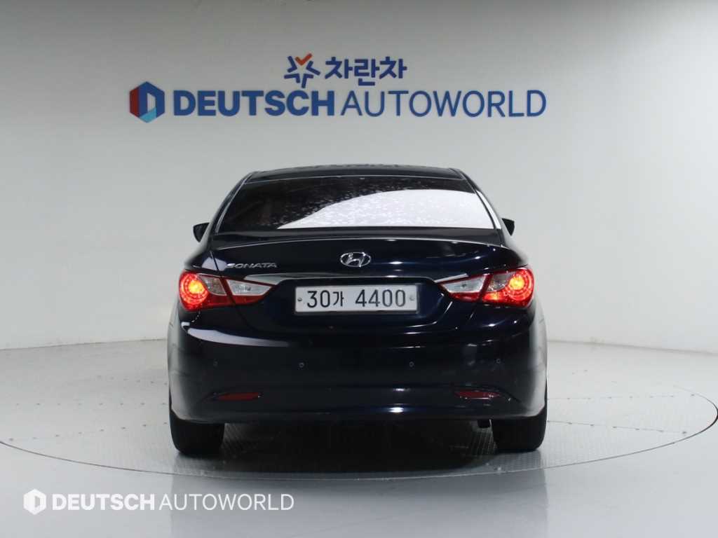 HYUNDAI Sonata - Vista 4