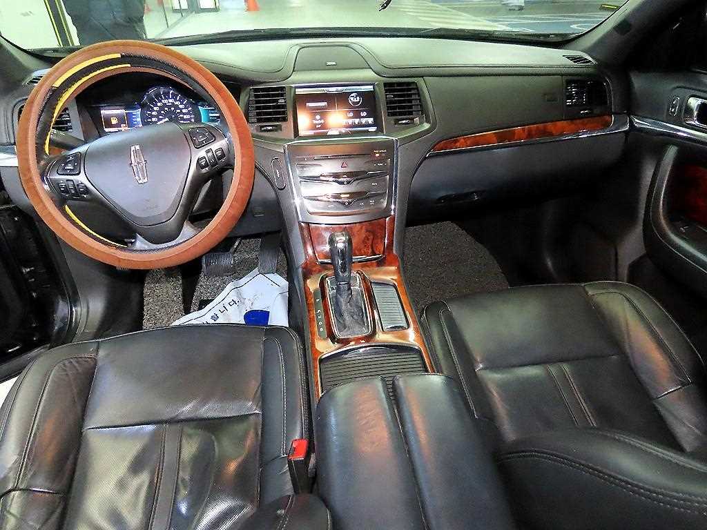 Lincoln MKS - Vista 10