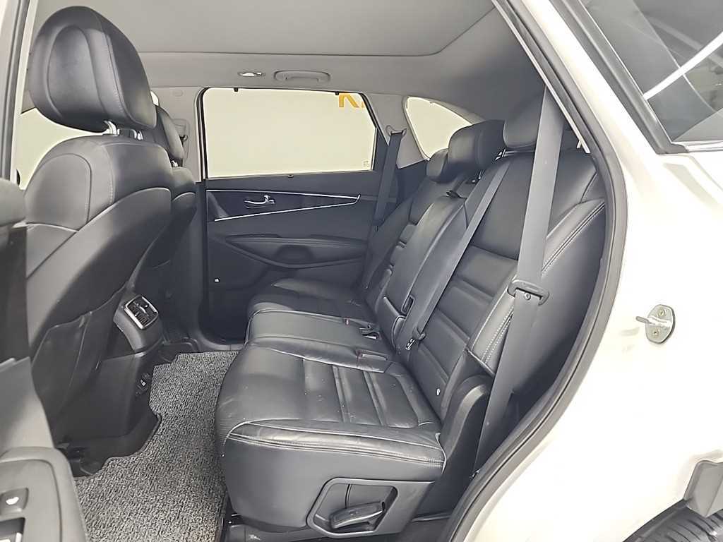 KIA Sorento - Vista 12