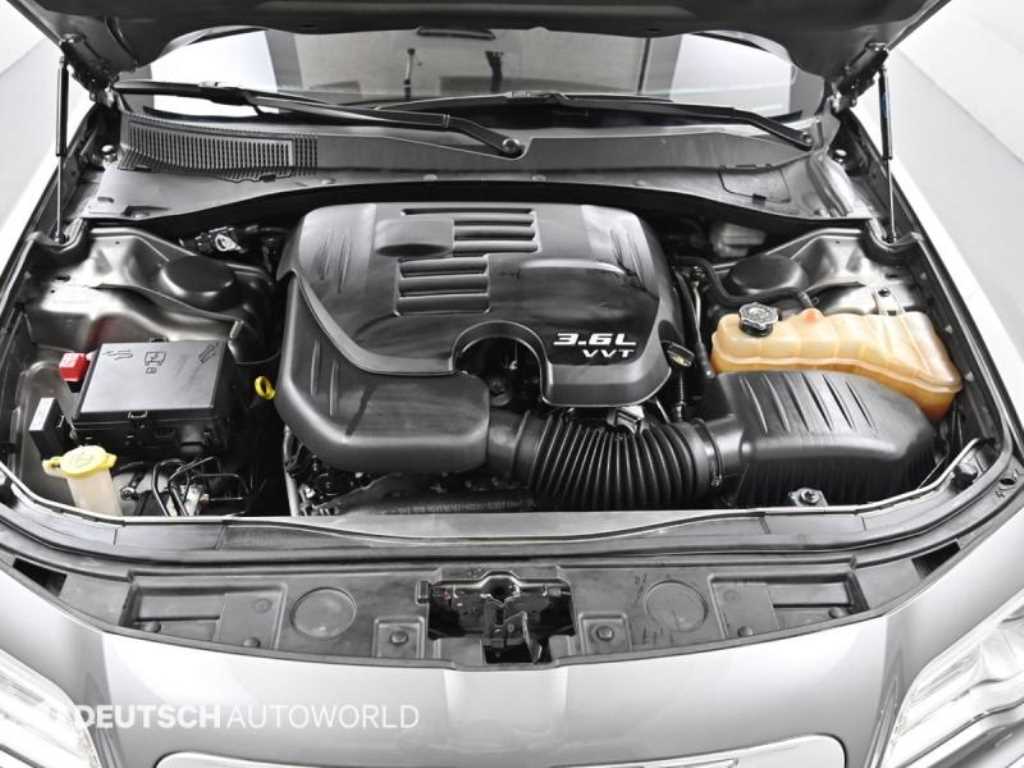 Chrysler 300C - Vista 6