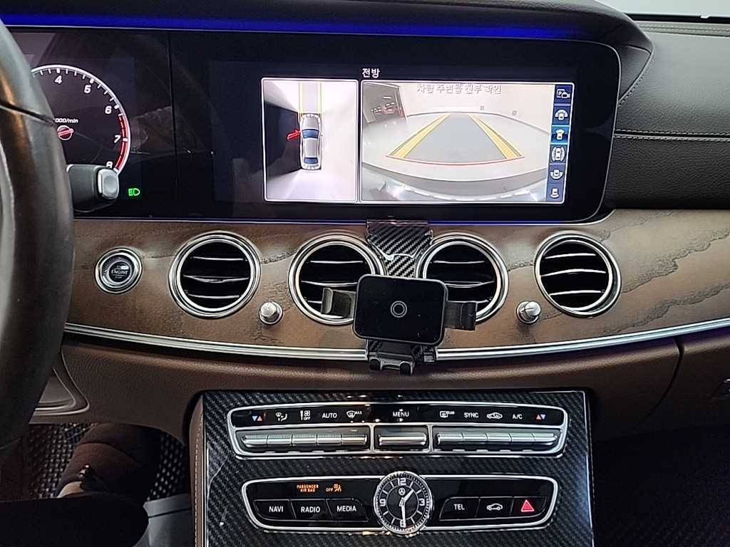 Mercedes Benz E class - Vista 10