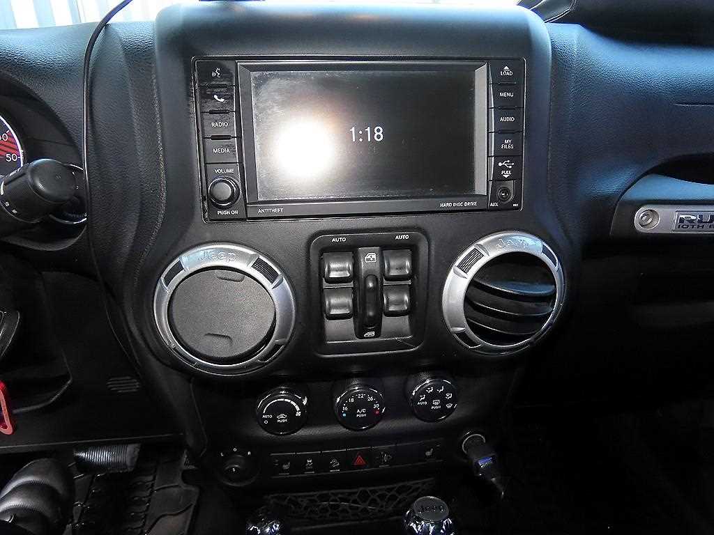 Jeep Wrangler 2013 Gris - Importación desde Corea - HF Imports Iquique - Foto 14