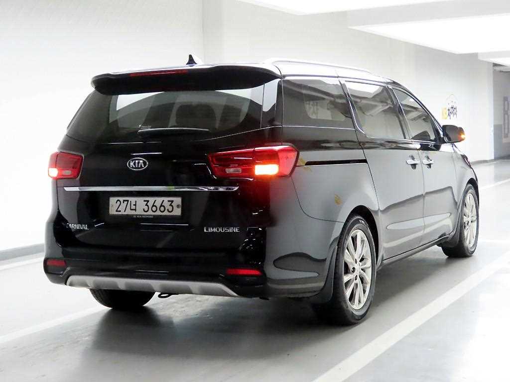 KIA Carnival - Vista 4