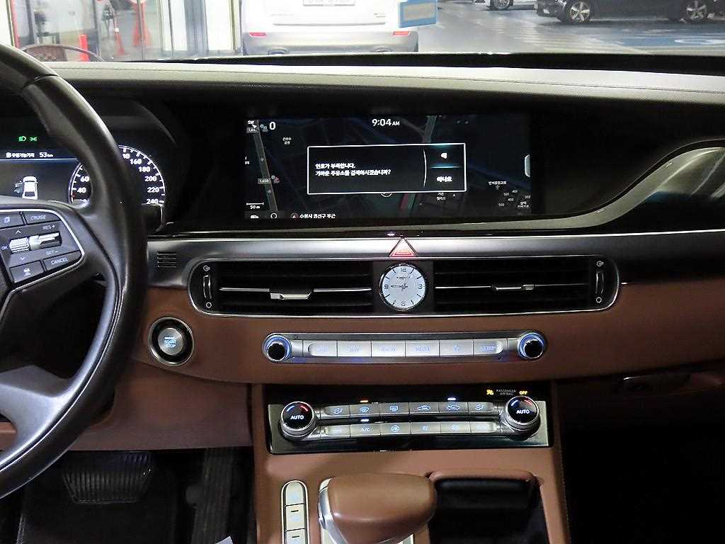 Genesis G90 - Vista 11