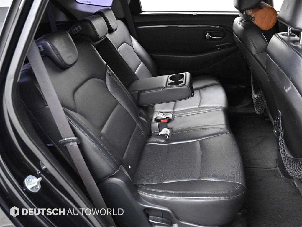 KIA Carens - Vista 12