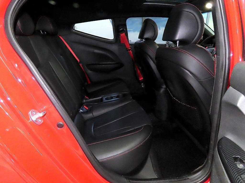 HYUNDAI Veloster - Vista 7