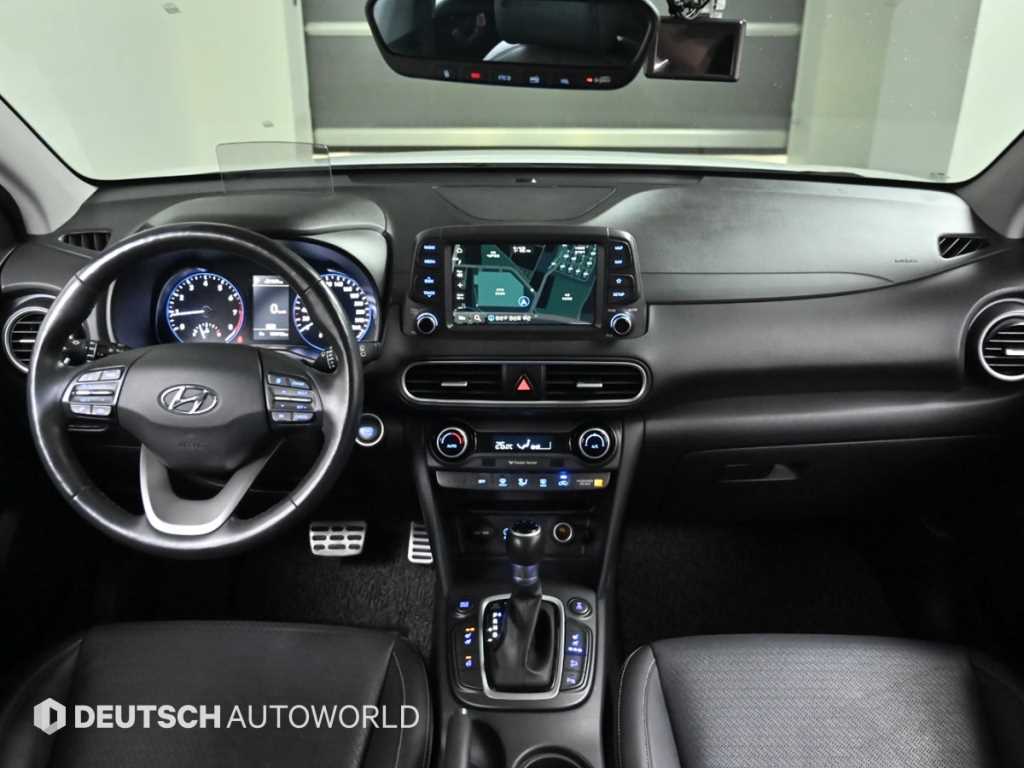 HYUNDAI Kona - Vista 7