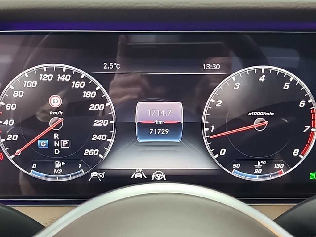 Mercedes Benz E class - Vista 6