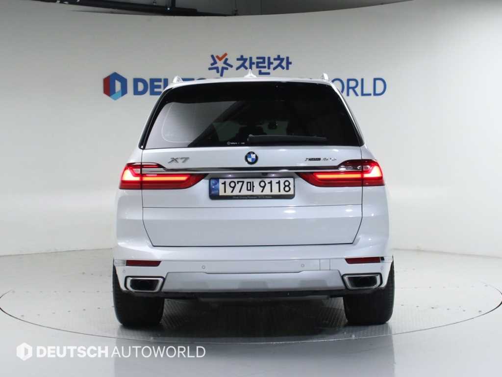 BMW X7 - Vista 4