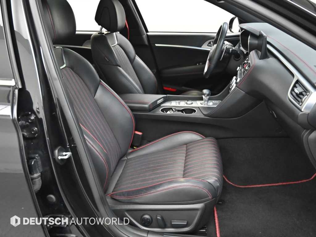 Genesis G70 - Vista 10