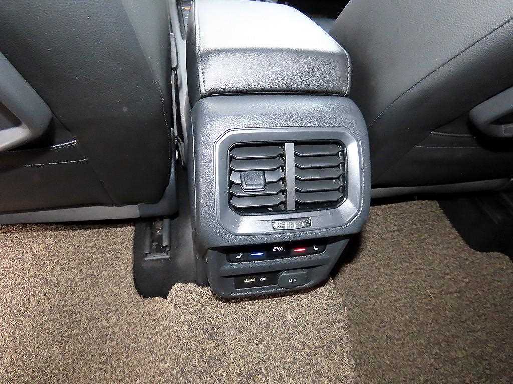 Volkswagen Tiguan 2018 Negro - Importación desde Corea - HF Imports Iquique - Foto 16