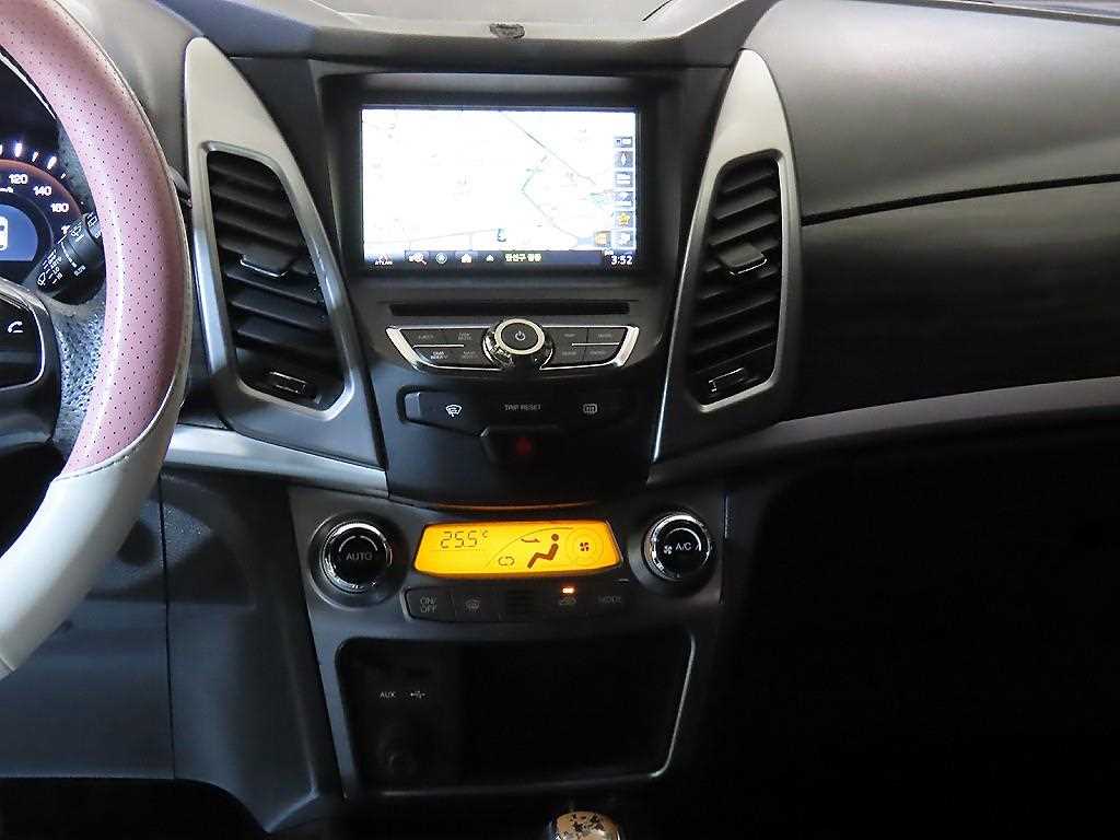 Ssangyong Korando - Vista 11