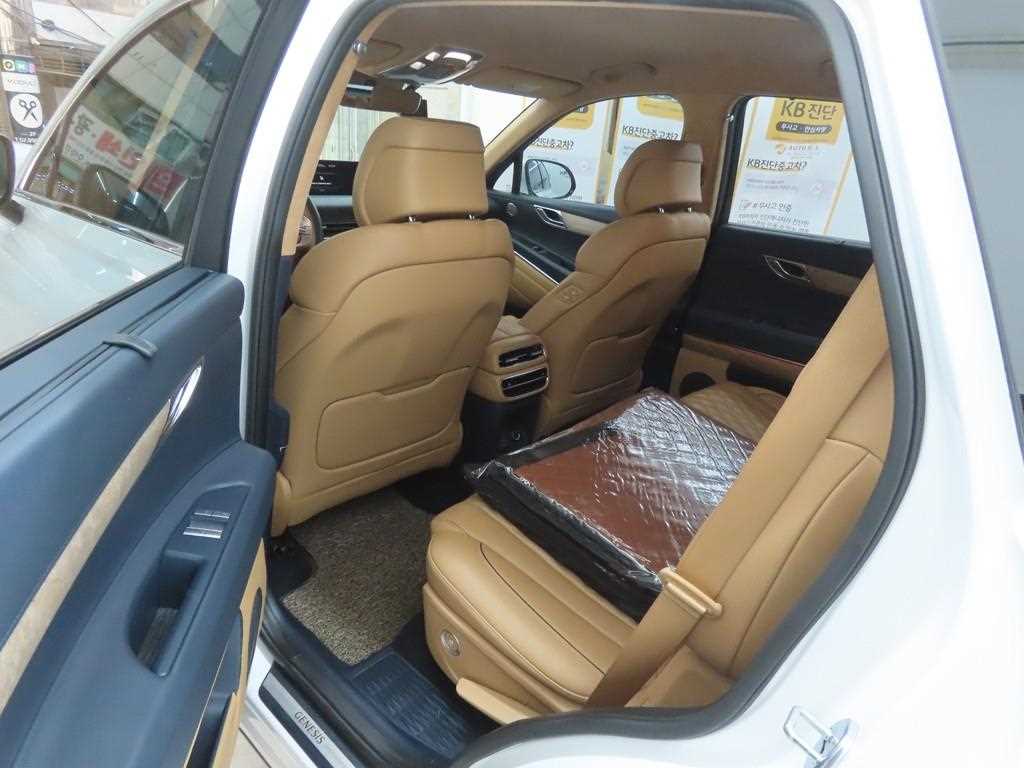 Genesis GV80 - Vista 6