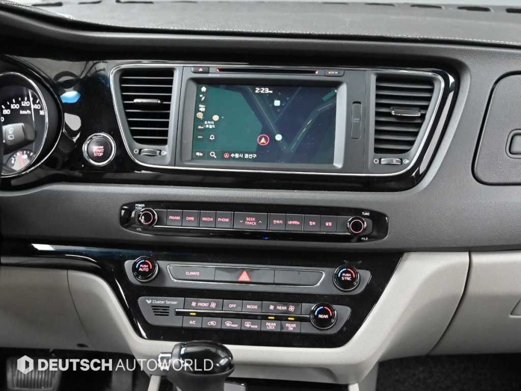 KIA Carnival 2016 Gris - Importación desde Corea - HF Imports Iquique - Foto 14