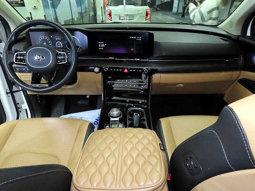 KIA Carnival - Vista 10