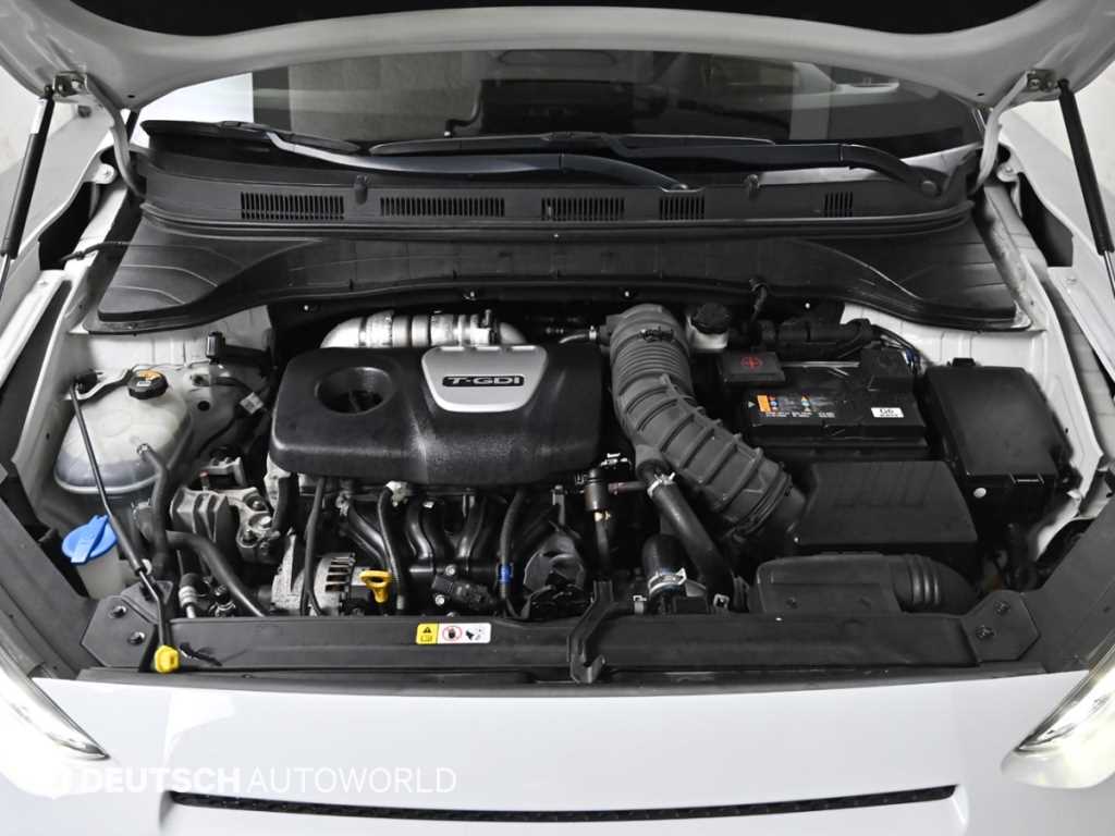 HYUNDAI Kona - Vista 6